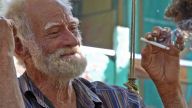 20 Don Alberto, der 84-jährige Künstler, geniesst seine Erinnerungen - Er hat sein Leben der Arbeit mit Stein und Holz gewidmet