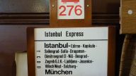 Auf dem Laufschild des legendären Orient Express finden wir die Stationen unserer Route zum Bosporus wieder